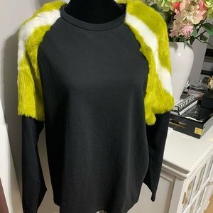 Zara Women’s Faux Fur Sweater size medium NWT